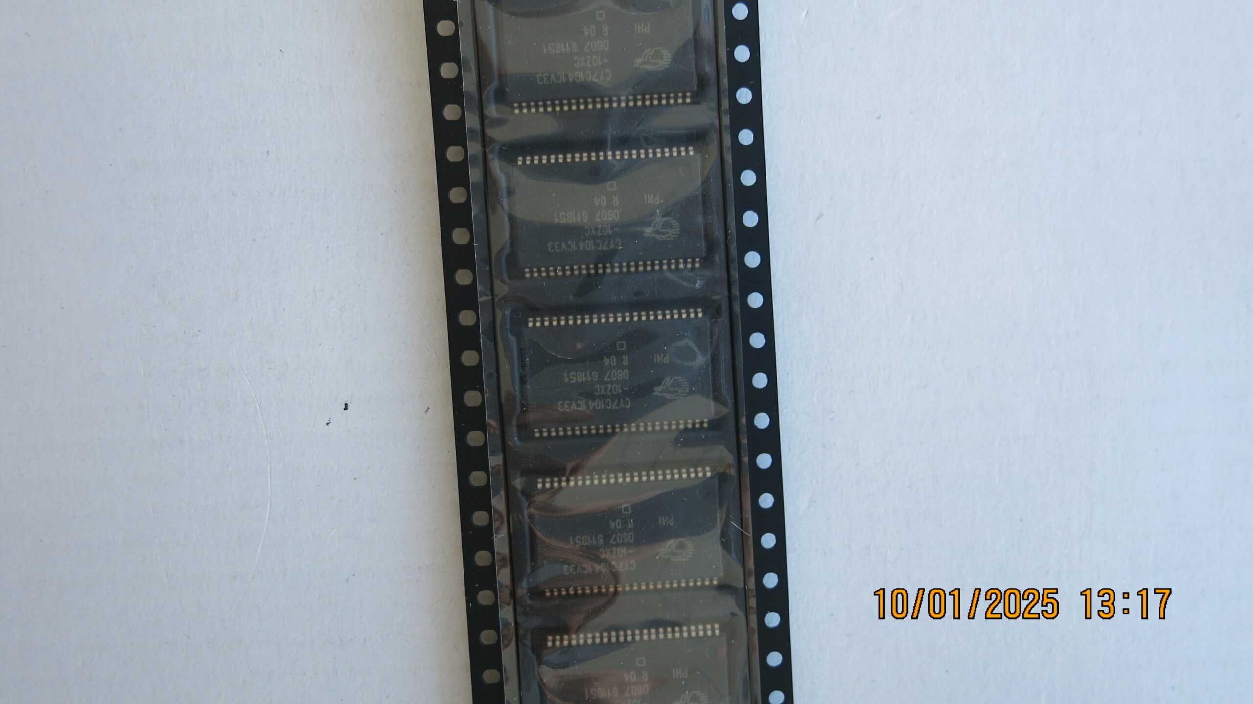 CY7C1041CV33-10ZXCT - Image 3