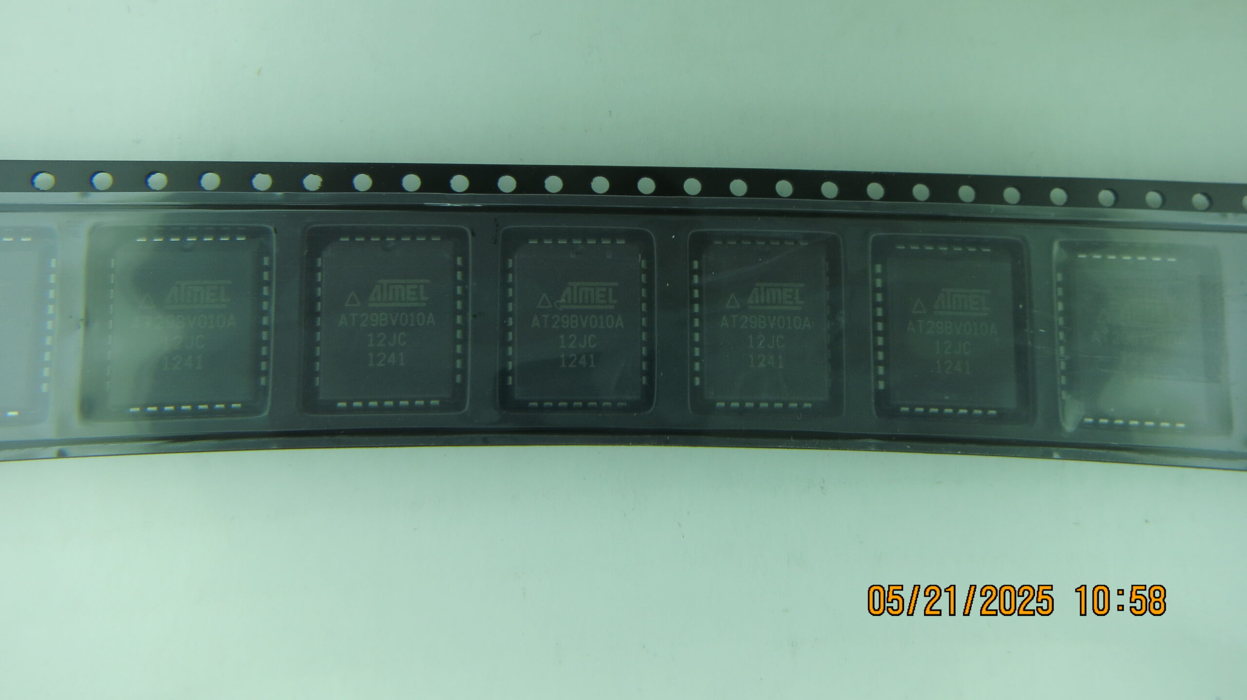 AT29BV010A-12JC - Image 8