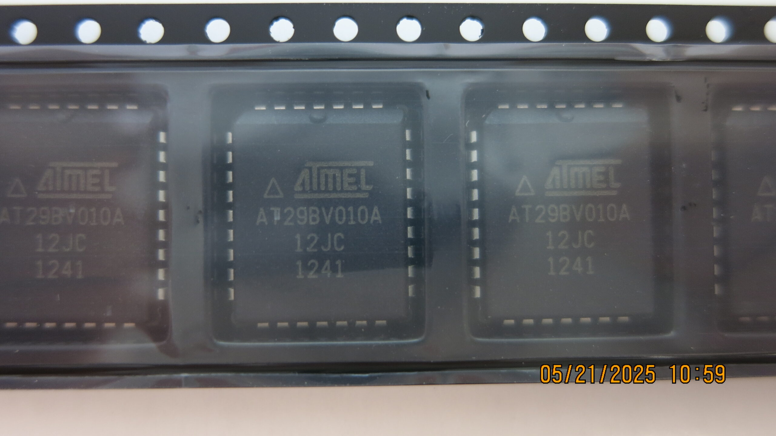 AT29BV010A-12JC - Image 7